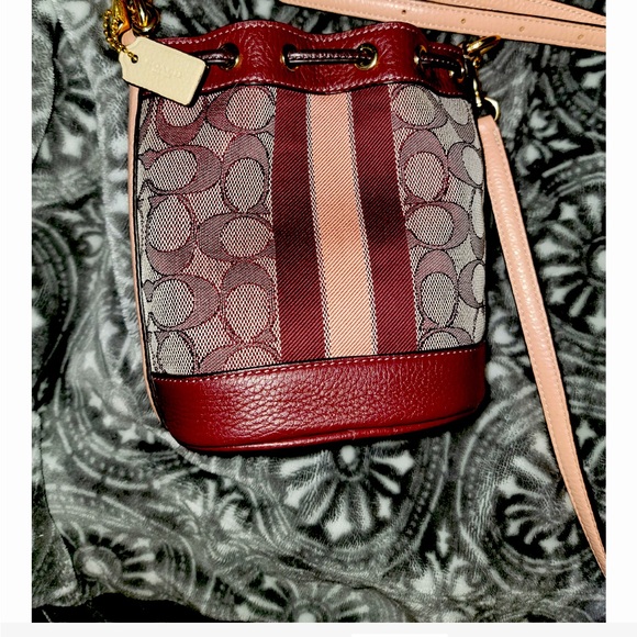 Mini Coach Bag only used a few times in excellent condition - Picture 2 of 3